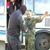 Dans Khabarovsk, les immigrants ill'egaux captur'es sur PRODBAZA combattants SWAT