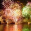 Fuochi d'artificio acquatici insolite per la prima volta vedr`a gli abitanti di Vladivostok
