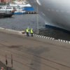 Kreuzfahrtschiff "Asuka" vert"aut im Hafen von Wladiwostok