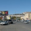 Недавно облагороженную властями автобусную остановку на Луговой превратили в стоянку