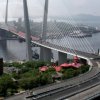 Золотой мост и окраины: олимпийский огонь пронесли по Владивостоку