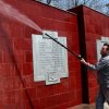 Глава Владивостока Игорь Пушкарёв поручил помыть памятники к Дню города