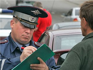 Повышенные штрафы для автомобилистов в Москве и Петербурге снова хотят отменить - автоновости