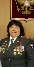 Сотрудники УМВД России по городу Владивосток поздравили с юбилеем председателя Совета ветеранов