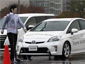 Автомобили Toyota смогут передавать друг другу информацию во время движения - автоновости