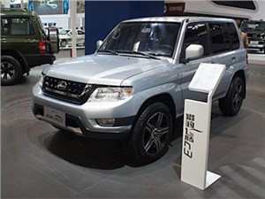   Changfeng     Mitsubishi Pajero - 