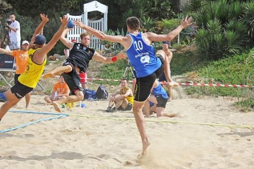 Турнир по пляжному гандболу прошел в Приморье