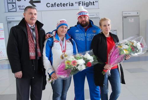 Чемпионку мира по пауэрлифтингу Валерию Тимощук встретили в аэропорту Владивостока