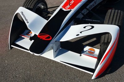 Команды Формулы E протестировали футуристичное переднее крыло