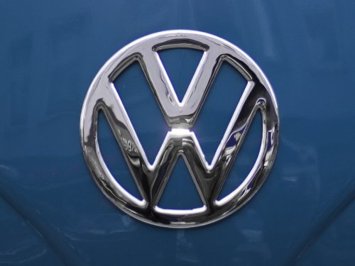 Volkswagen AG       - 