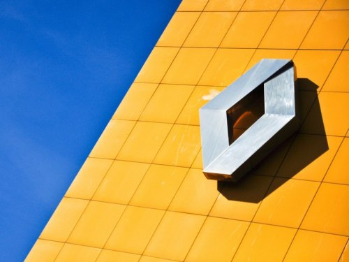 Продажи Renault в России просели на 2,6 процента - автоновости