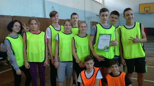 Сборная школы №7 г. Владивостока завоевала путевку на городской чемпионат по лапте