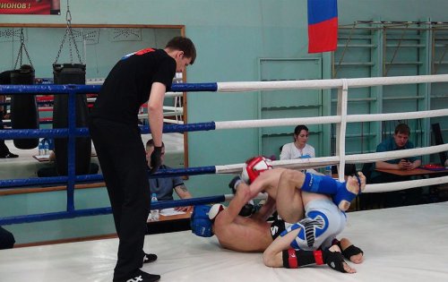 Кубок города по смешанному боевому единоборству ММА разыграли во Владивостоке