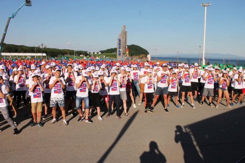 В массовой тренировке по боксу во Владивостоке приняли участие 1800 человек