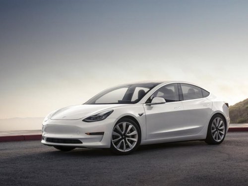 Tesla Model 3    - 