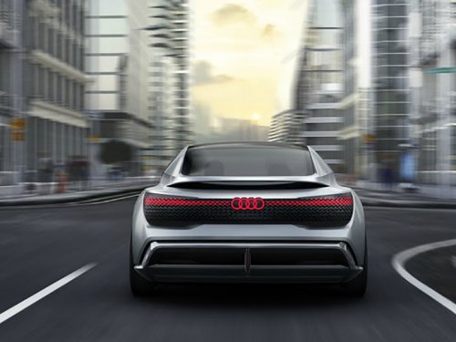 Audi  2025    800 .    - 